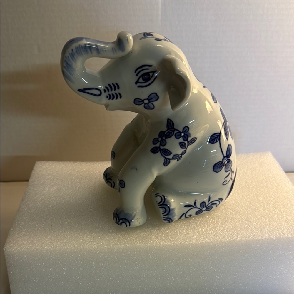 Blue & White Chinoiserie-Floral-Porcelain Elephant NWOT